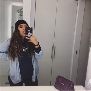 Meet your Posher, Aira